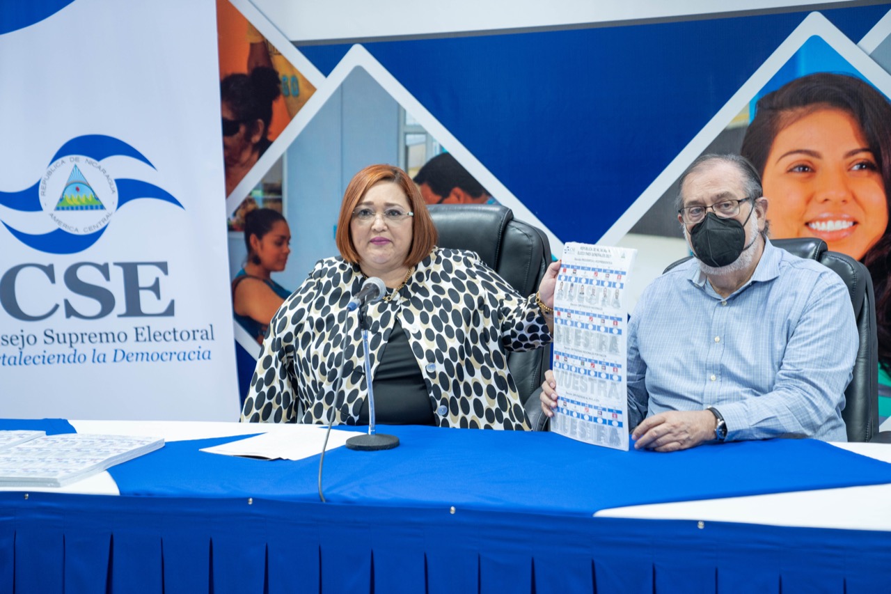 CSE entrega Boleta Electoral oficial a Partidos y Alianzas Políticas